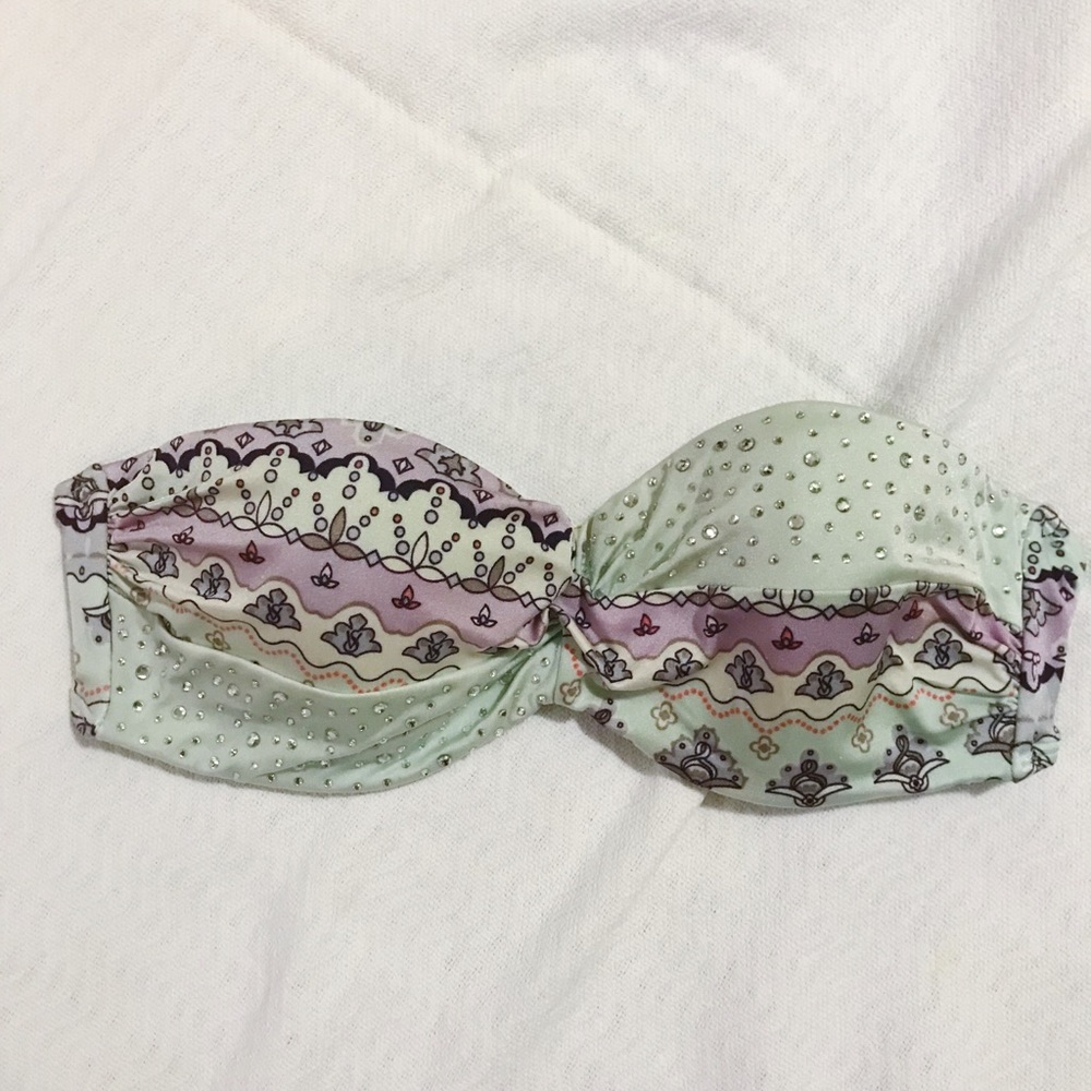 Victoria’s Secret bikini top